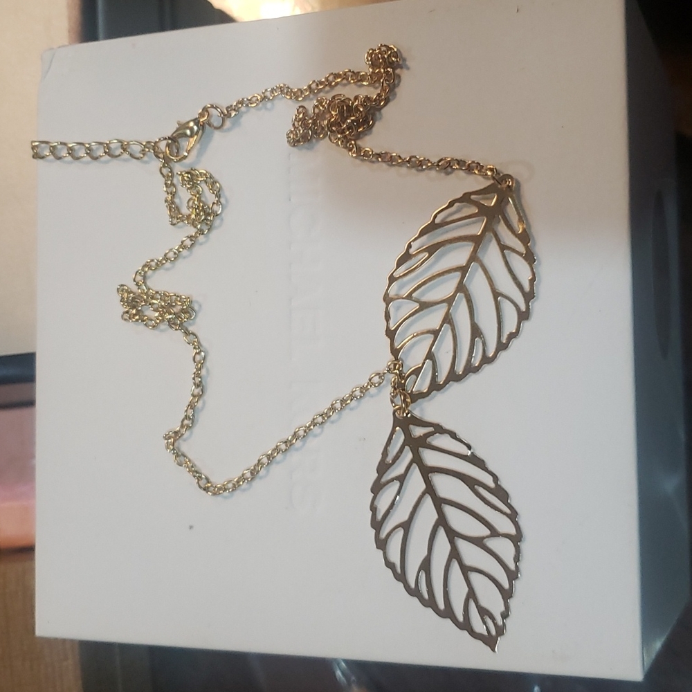 Necklace - Picture 2 of 4